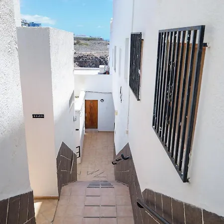 דירה Elegant Sunny Terrace *