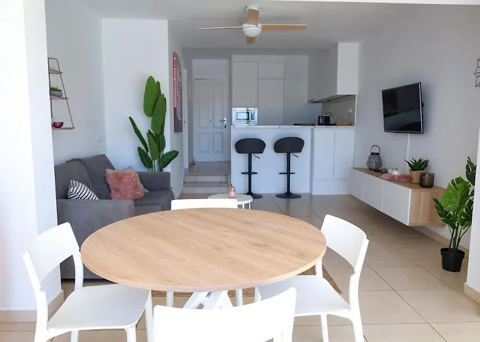 דירה Elegant Sunny Terrace