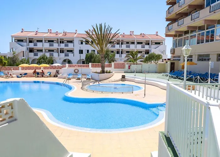 Elegant Sunny Terrace * קיאו סלבאחה