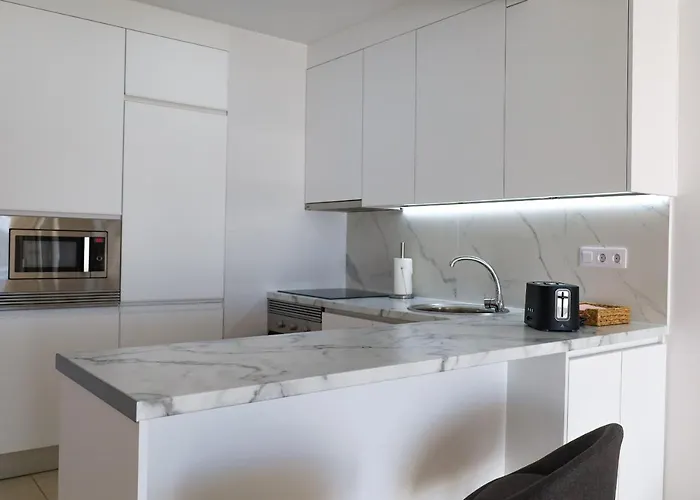 Elegant Sunny Terrace * קיאו סלבאחה