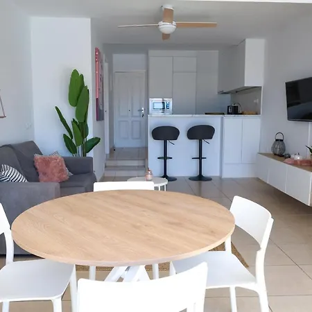 Apartment Elegant Sea View