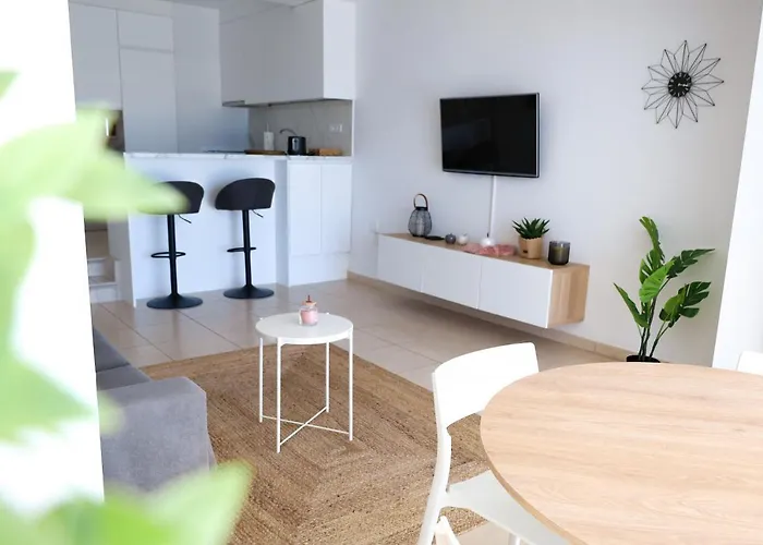 Elegant Sunny Terrace Апартаменты