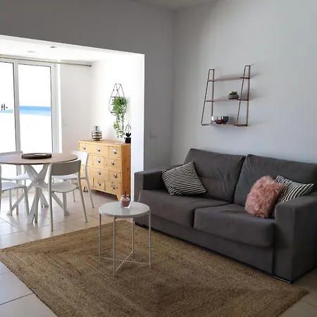 Elegant Sea View *