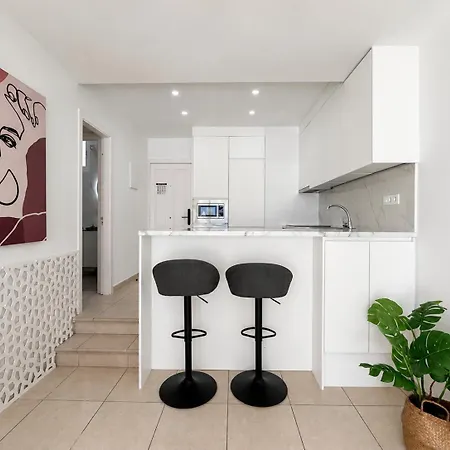 Elegant Sunny Terrace *